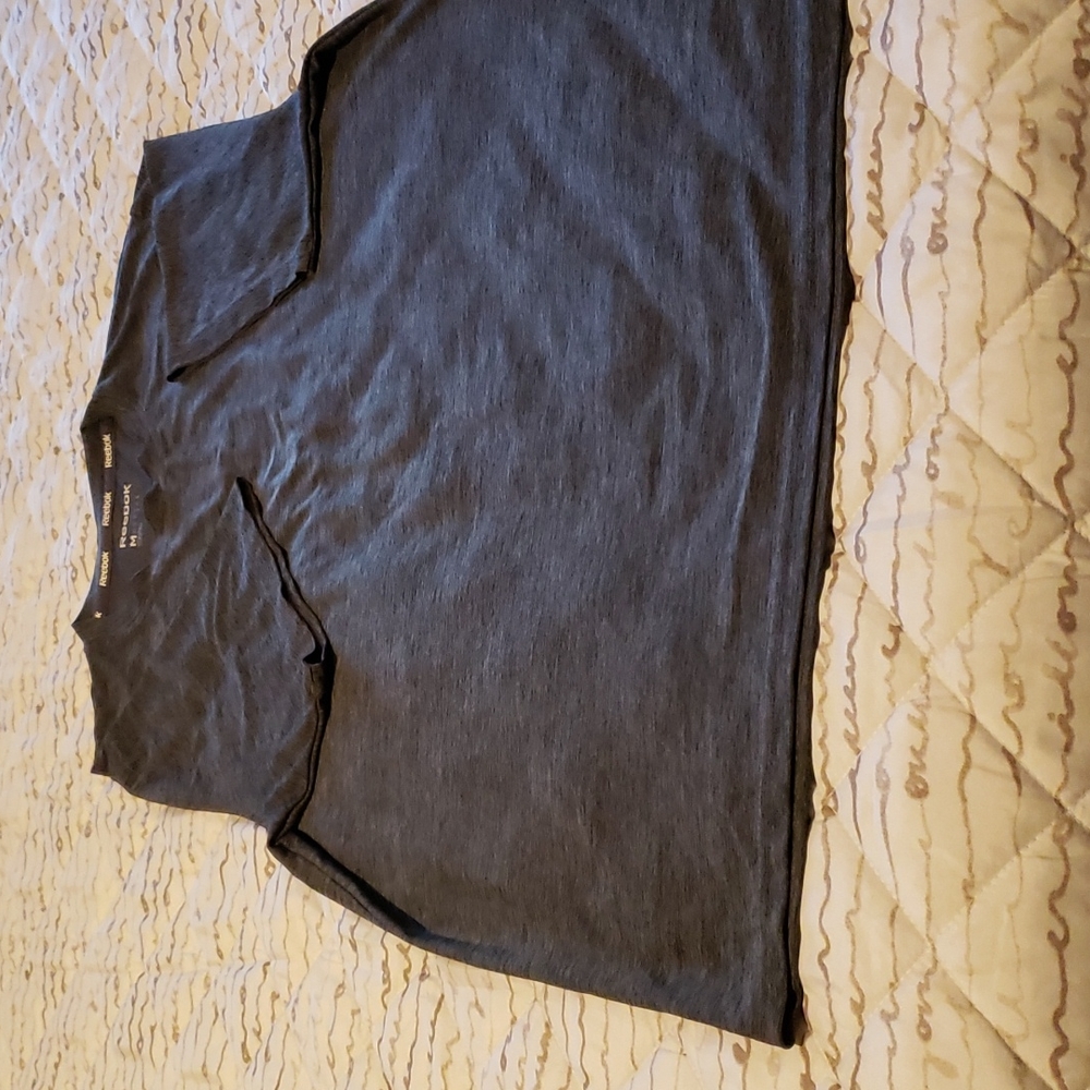 Men's Reebok shirt - Picture 2 of 4